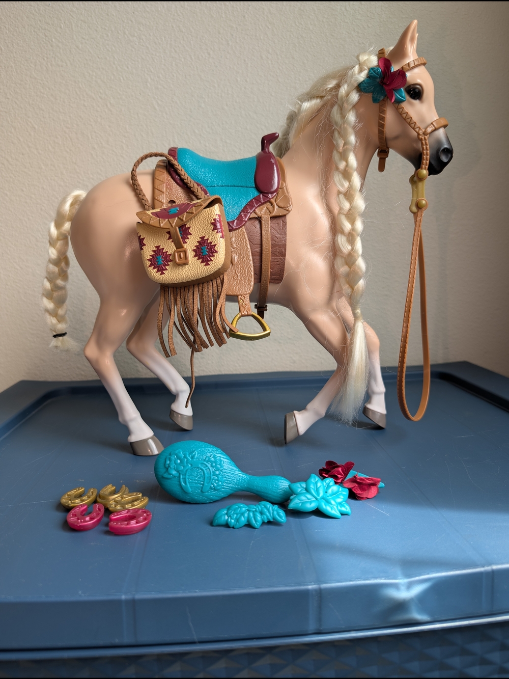 Saddle Stars Skye toy horse set
